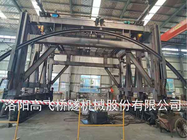 拱架安裝臺(tái)車