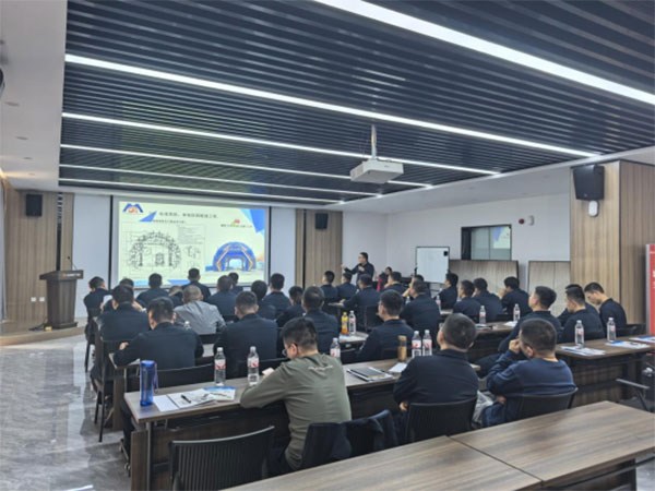 鋼模臺(tái)車參觀交流